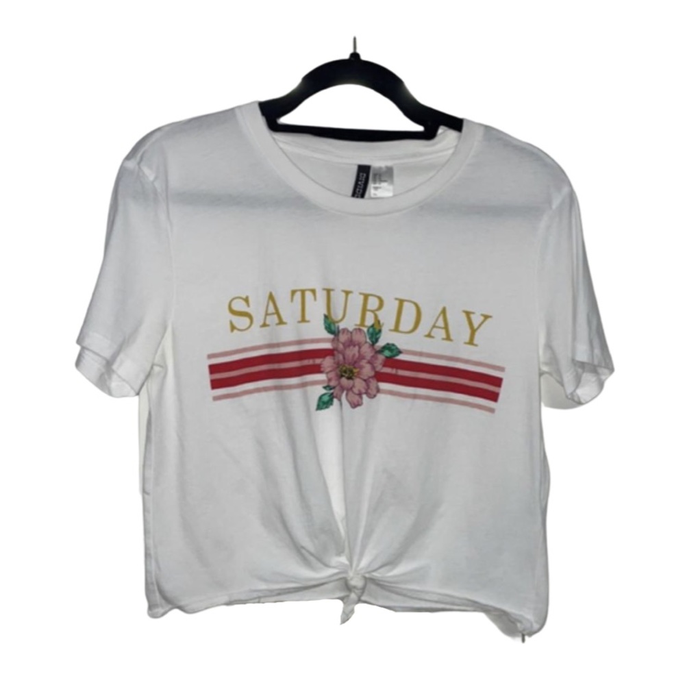 Divided Front Tie "Saturday" Graphic Crop Top - White - Size M